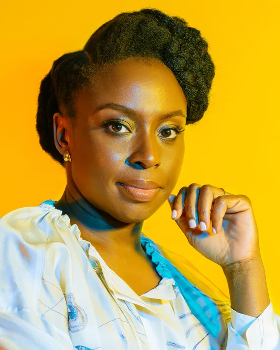 চিমামান্দা এনগোজী  / Chimamanda Engoji